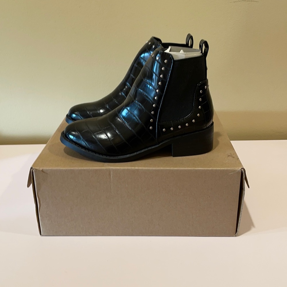 Brand new Steve Madden Boots, size 13